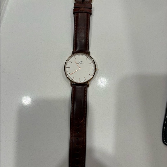 Daniel Wellington watch - Picture 3 of 3